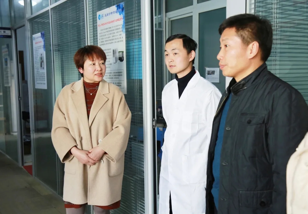 新站高新區總工會為元琛科技周冠辰藍領創新工作室授牌